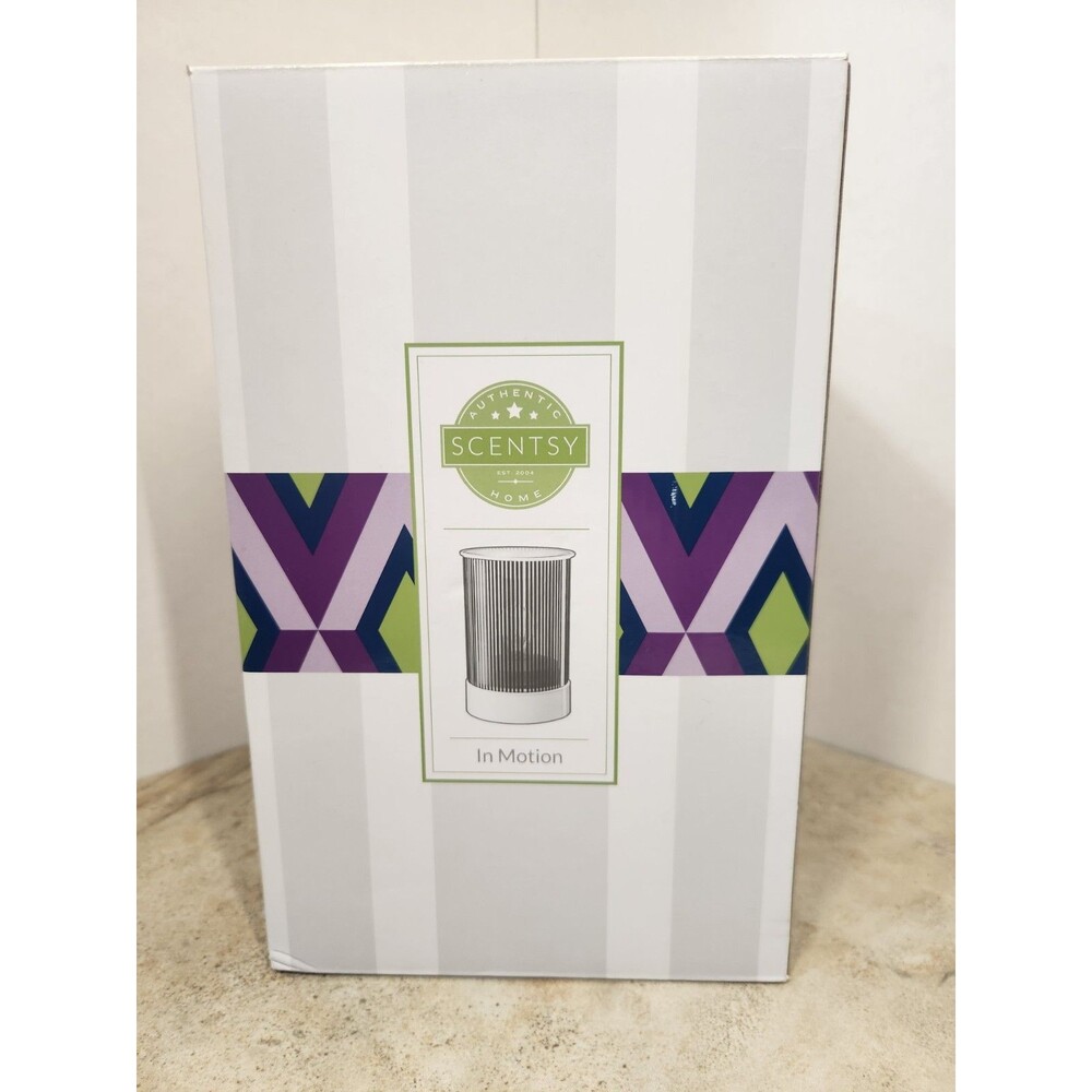 Scentsy In Motion Plug-In Electric Wax/Oil Warmer Black/White Wavy 42601 EUC